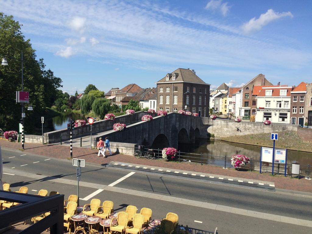 Hotel En Grand Cafe De Pauw Roermond Bagian luar foto