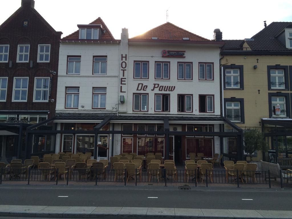 Hotel En Grand Cafe De Pauw Roermond Bagian luar foto