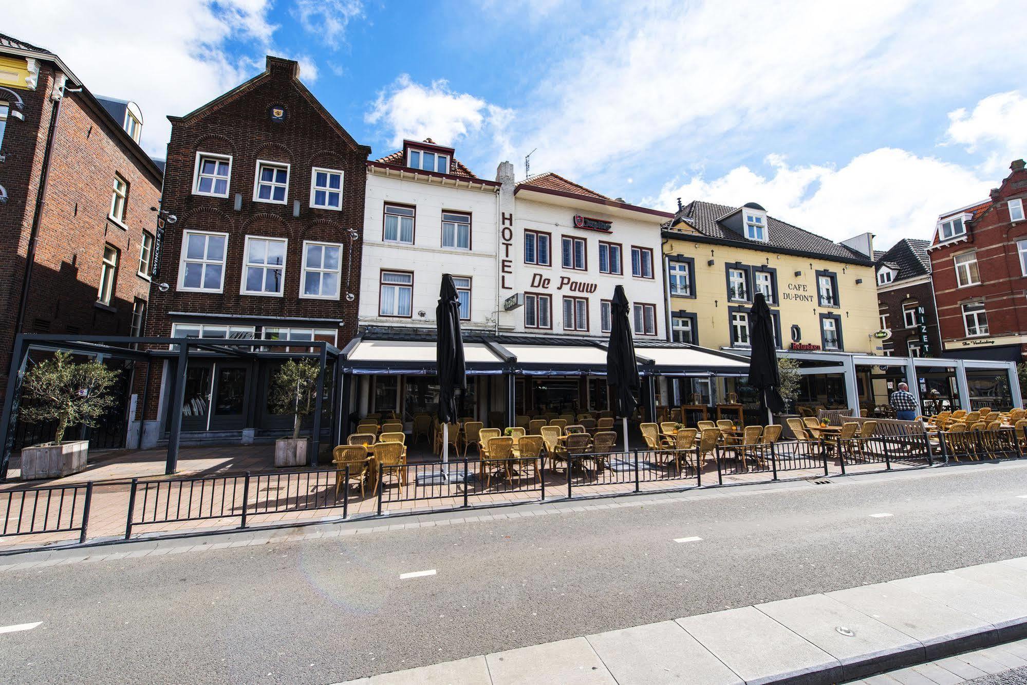 Hotel En Grand Cafe De Pauw Roermond Bagian luar foto